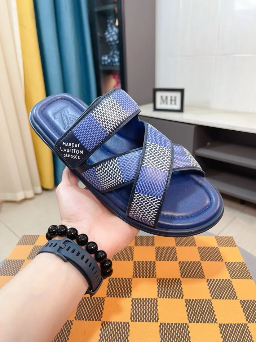 Men's shoes 💰380🌹🌹 (lv-Louis Vuitton) New men's slippers, high-end boutique, exquisite embossed logo decoration on the upper, fine workmanship, super soft soles, casual, loose and comfortable, a must-have in summer! \nsize：38-44
